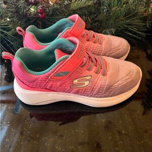 Sketchers Sneakers, size 2 , Pink/Purple
ombré